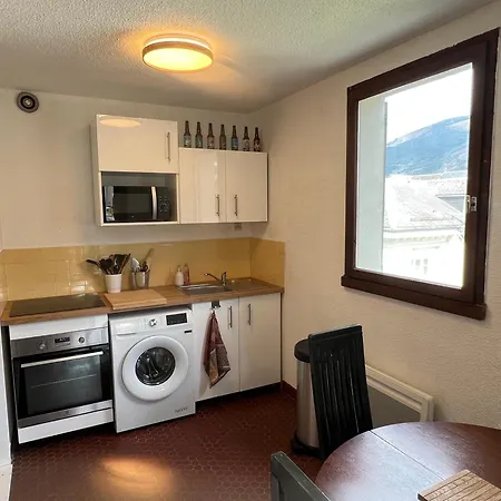 T2 Idealement Situe-wifi-parking شقة Bagnères-de-Luchon